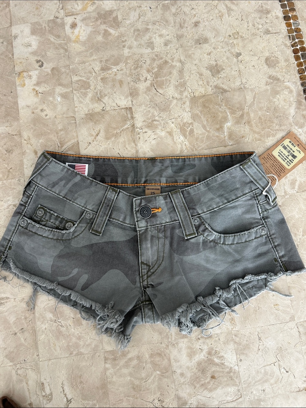 NWT True Religion Jeans Bobby Camo Cut Off Shorts Deringer WNUG11Y33 Size 25